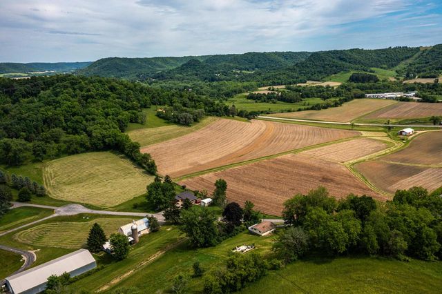 N1303 Leske ROAD, La Crosse, WI 54601