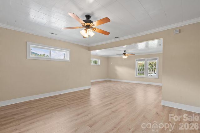 95 Elysinia Avenue, Waynesville, NC 28786