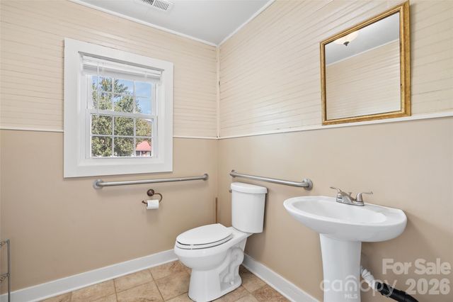 95 Elysinia Avenue, Waynesville, NC 28786