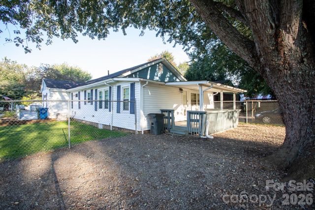 95 Elysinia Avenue, Waynesville, NC 28786