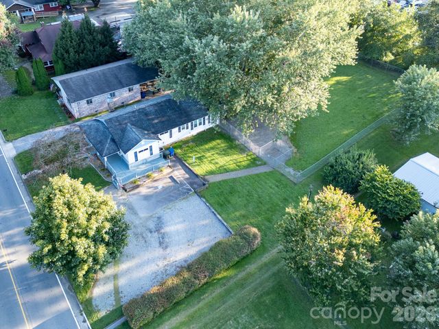 95 Elysinia Avenue, Waynesville, NC 28786