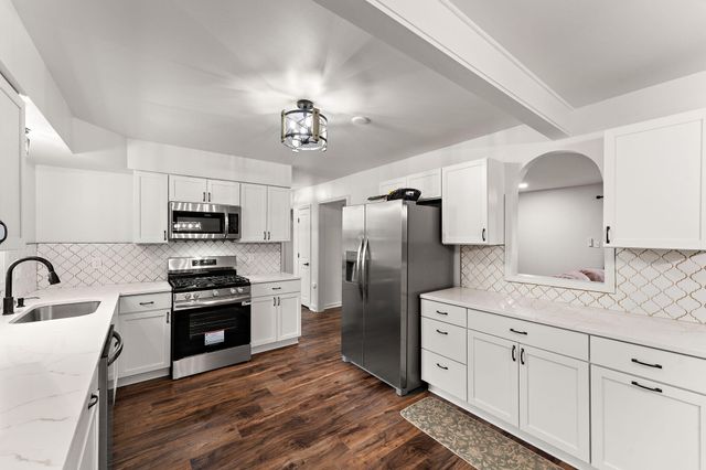 3764 Kingsway Drive, Crown Point, IN 46307