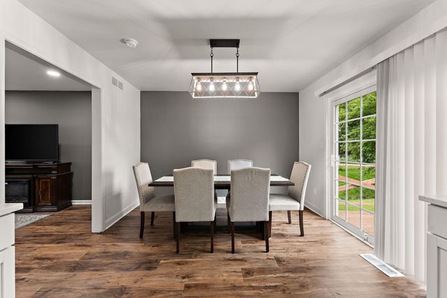 3764 Kingsway Drive, Crown Point, IN 46307