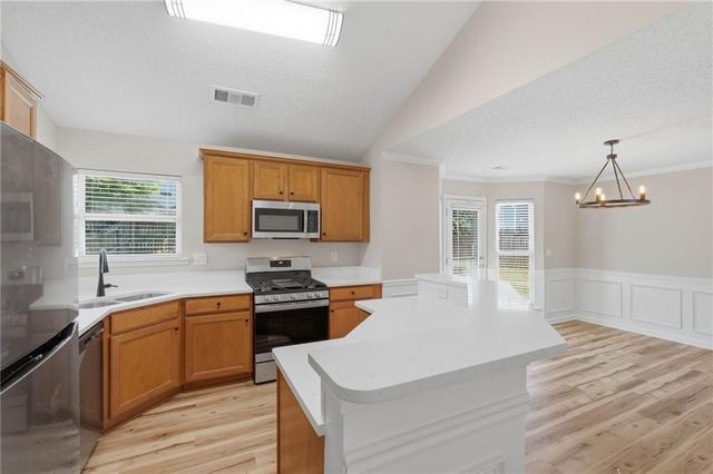 127 Hidden Lake Circle, Canton, GA 30114