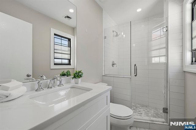 101 E Oak Street I-3, Oakland, NJ 07436