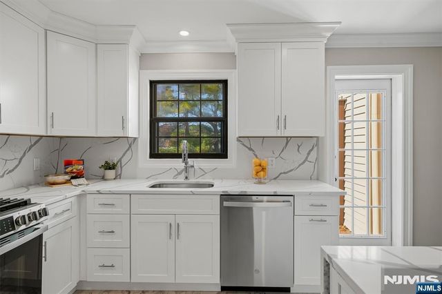 101 E Oak Street I-3, Oakland, NJ 07436