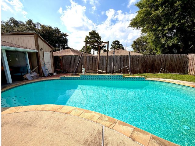 9114 Smokehollow Drive, Houston, TX 77064