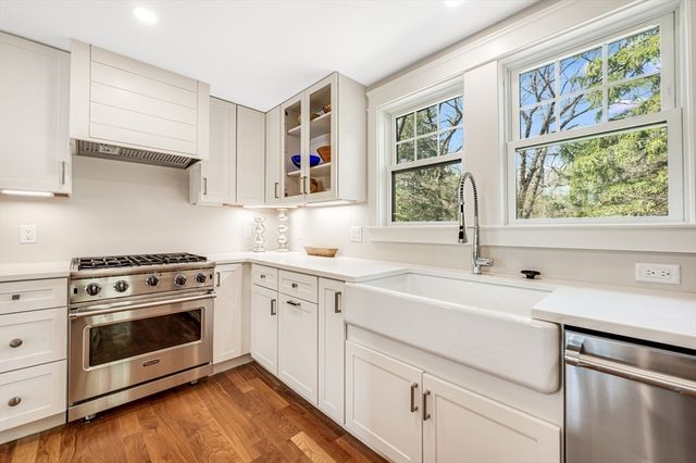 6 Ivy Circle, Winchester, MA 01890