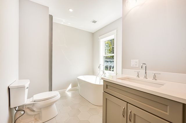 6 Ivy Circle, Winchester, MA 01890