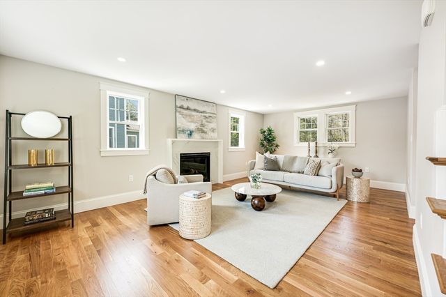 6 Ivy Circle, Winchester, MA 01890