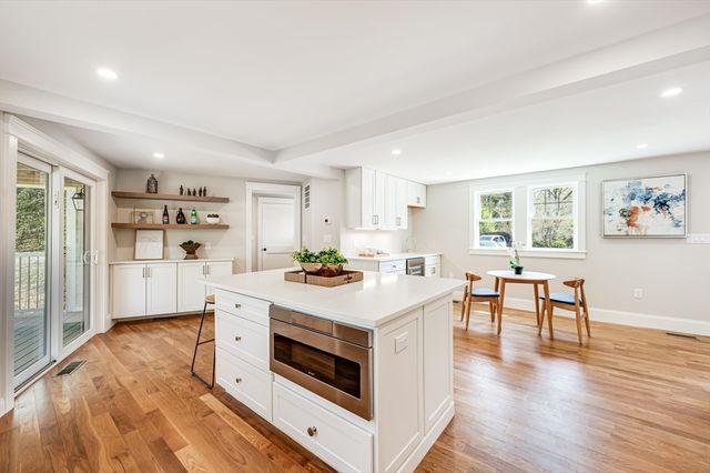 6 Ivy Circle, Winchester, MA 01890
