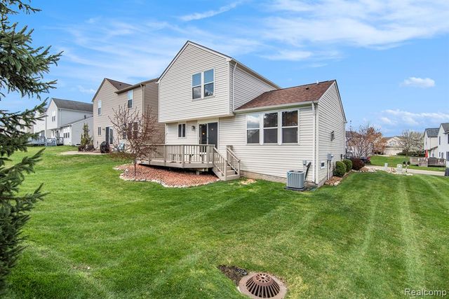 10063 Scenic Ridge Boulevard, Holly, MI 48442