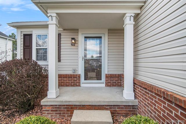 10063 Scenic Ridge Boulevard, Holly, MI 48442