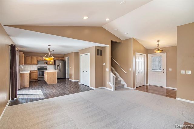 10063 Scenic Ridge Boulevard, Holly, MI 48442