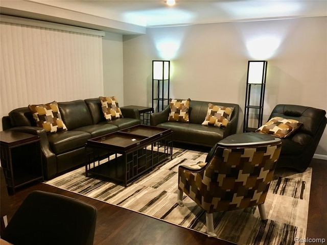 14120 Dixie, Redford, MI 48239