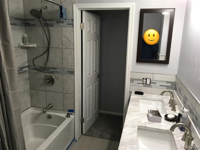 14120 Dixie, Redford, MI 48239