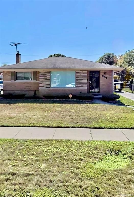 14120 Dixie, Redford, MI 48239