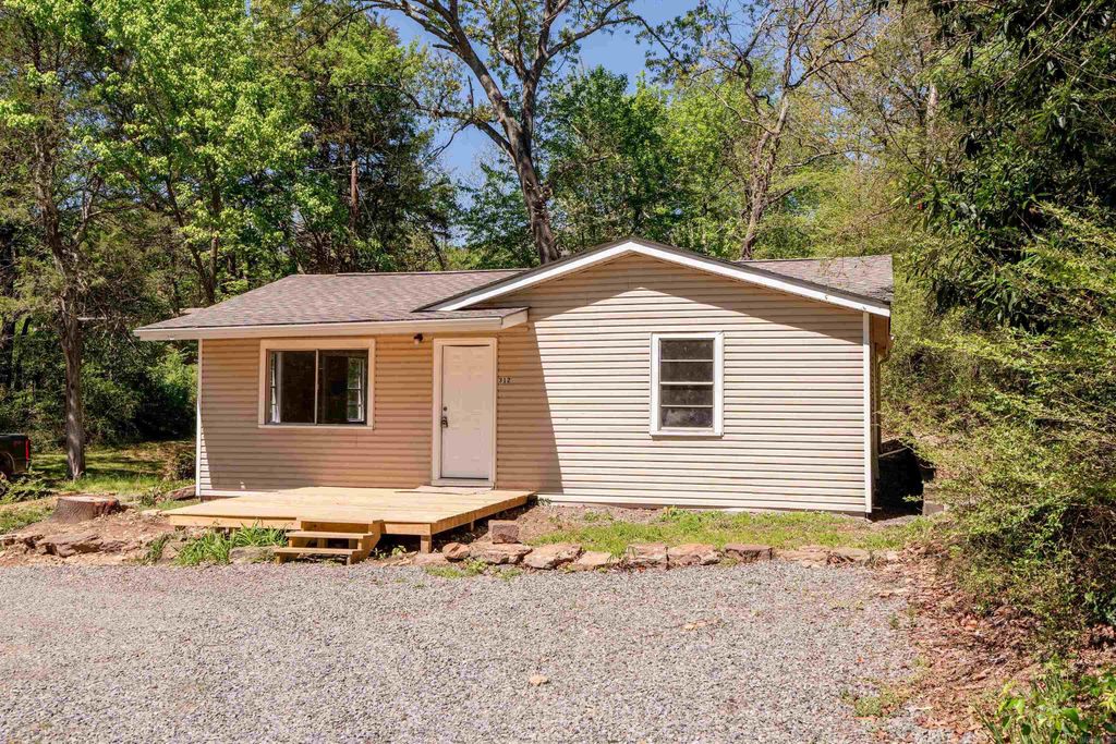 312 W Front Street, Heber Springs, AR 72543