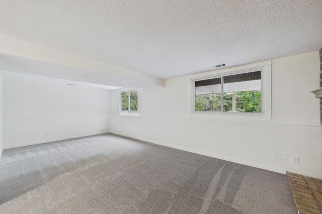 10460 Buckingham Drive, Eden Prairie, MN 55347
