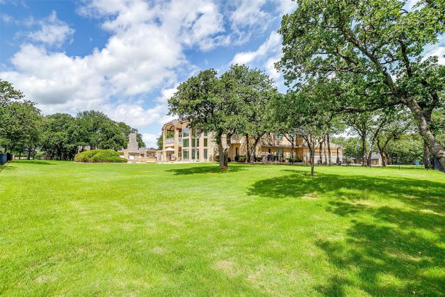431 Sugar Tree Drive, Lipan, TX 76462