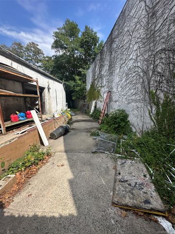 725 Brooklyn Avenue, North Baldwin, NY 11510