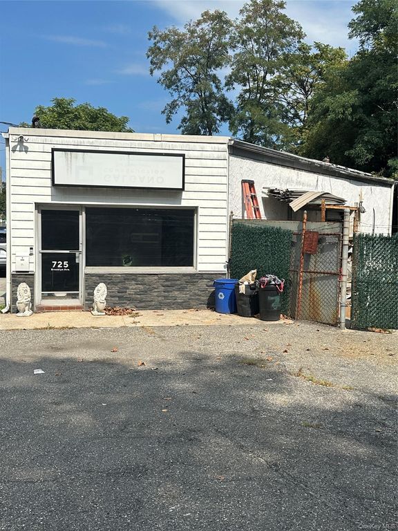 725 Brooklyn Avenue, North Baldwin, NY 11510 — photo 2
