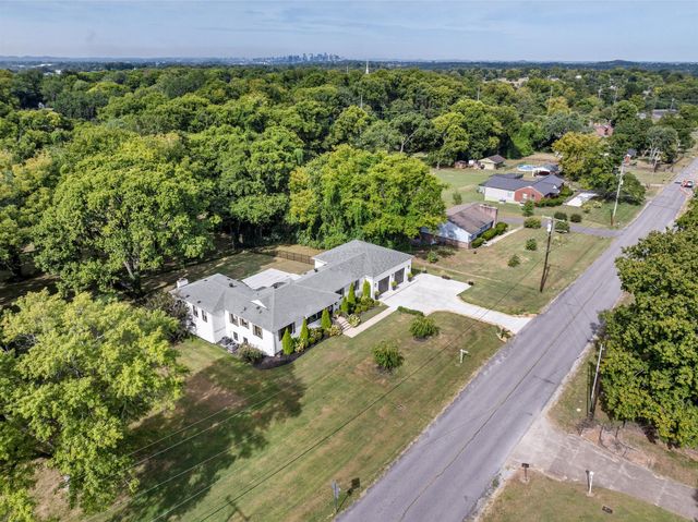 2805 Lincoya Dr, Nashville, TN 37214