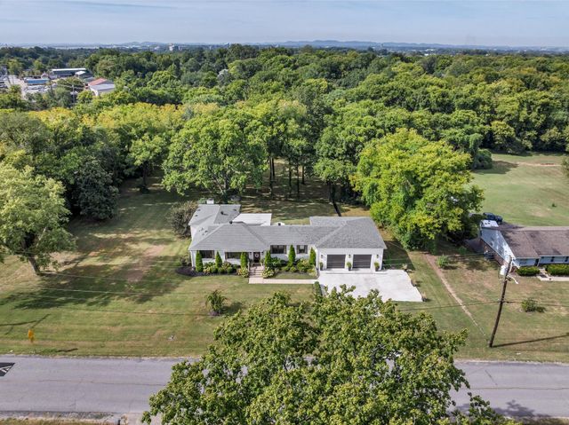 2805 Lincoya Dr, Nashville, TN 37214