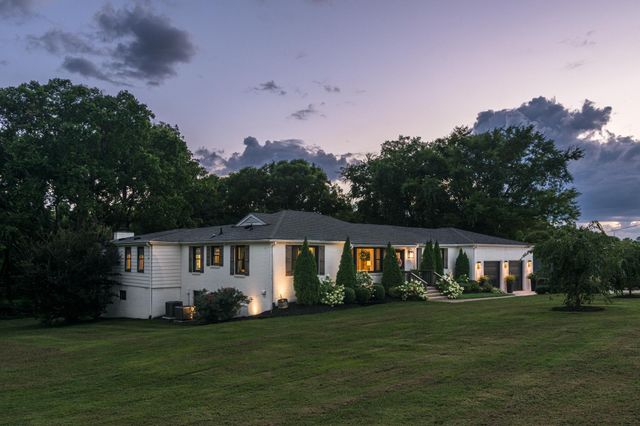 2805 Lincoya Dr, Nashville, TN 37214