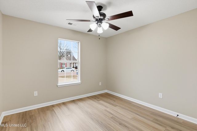 5645 E Kaitlyn Drive, Walls, MS 38680