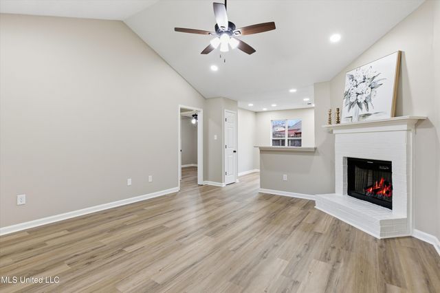 5645 E Kaitlyn Drive, Walls, MS 38680