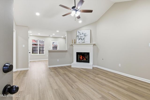 5645 E Kaitlyn Drive, Walls, MS 38680