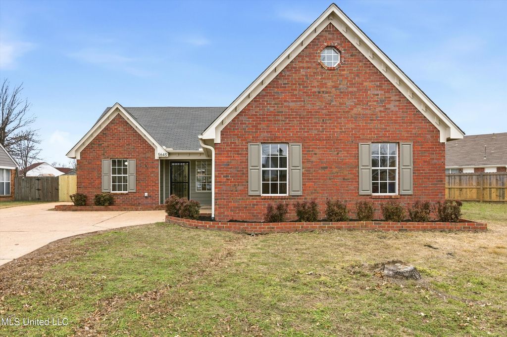5645 E Kaitlyn Drive, Walls, MS 38680