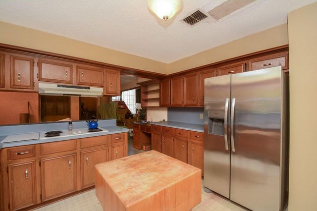 5422 Foresthaven Drive, Houston, TX 77066