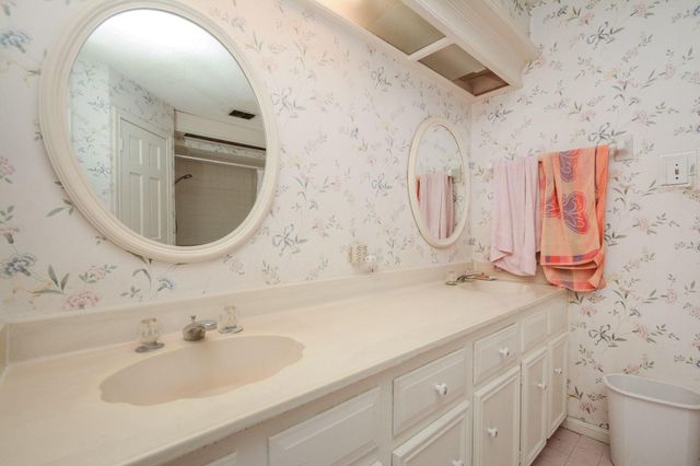5422 Foresthaven Drive, Houston, TX 77066
