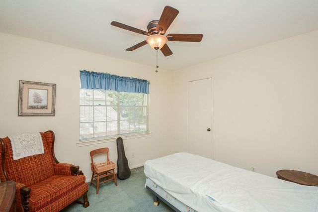 5422 Foresthaven Drive, Houston, TX 77066