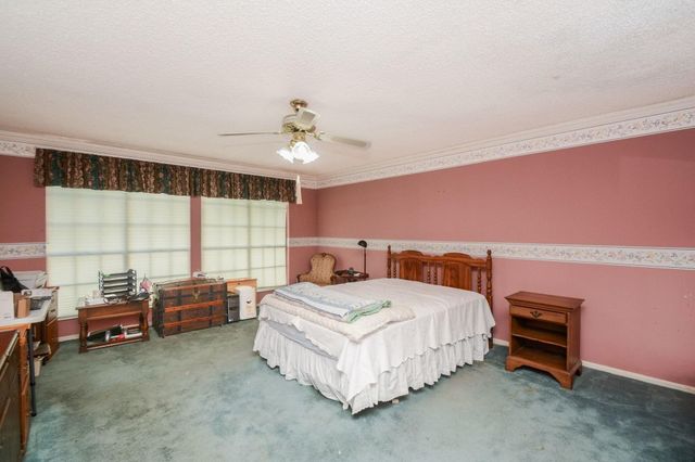 5422 Foresthaven Drive, Houston, TX 77066