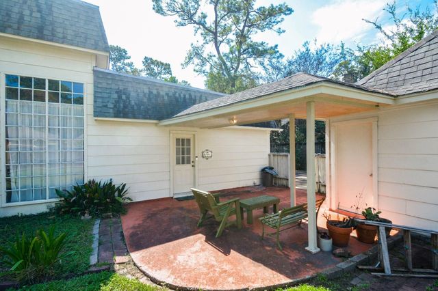 5422 Foresthaven Drive, Houston, TX 77066