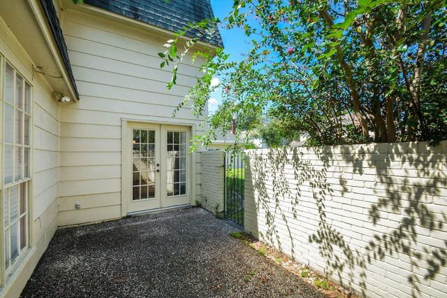 5422 Foresthaven Drive, Houston, TX 77066
