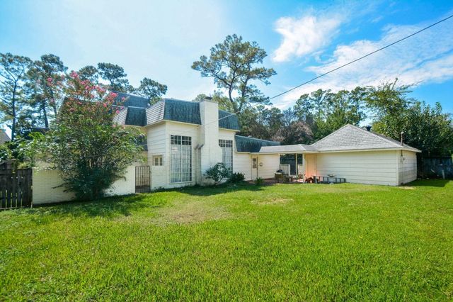 5422 Foresthaven Drive, Houston, TX 77066