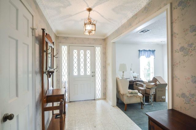 5422 Foresthaven Drive, Houston, TX 77066