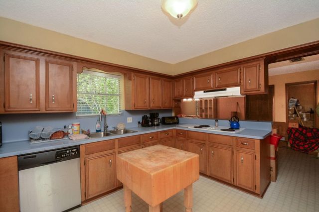 5422 Foresthaven Drive, Houston, TX 77066
