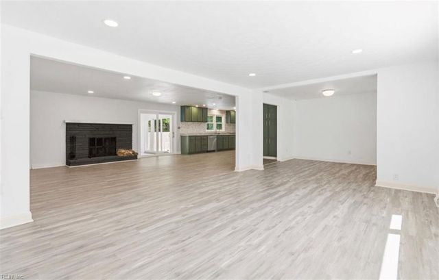 308 Mapleshore DR, Chesapeake, VA 23320