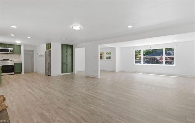 308 Mapleshore DR, Chesapeake, VA 23320
