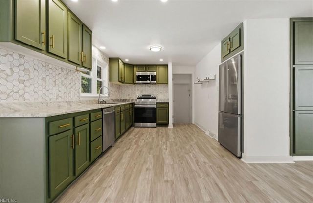 308 Mapleshore DR, Chesapeake, VA 23320