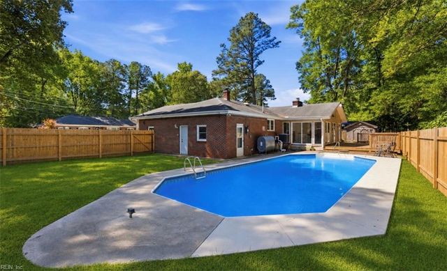 308 Mapleshore DR, Chesapeake, VA 23320