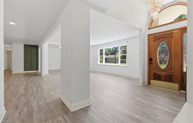308 Mapleshore DR, Chesapeake, VA 23320