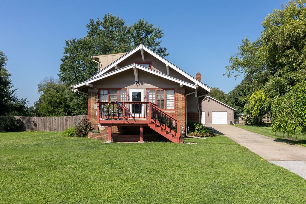 6620 NW 6th Drive, Des Moines, IA 50313