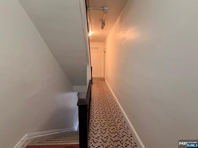 536 Lake Avenue Apt 4, Lyndhurst, NJ 07071