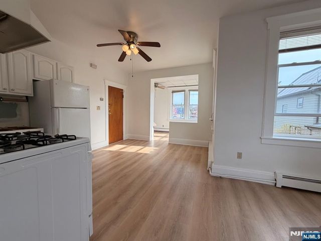 536 Lake Avenue Apt 4, Lyndhurst, NJ 07071